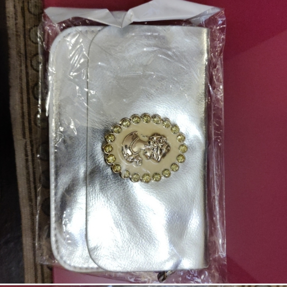 Silver white sling bag new - Picture 4 of 5